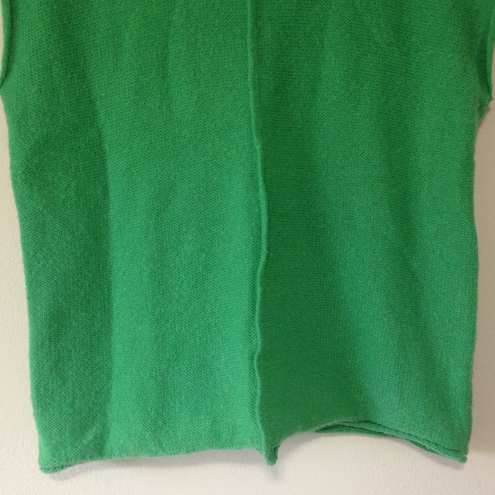 Solid Green Round Neck Sleeveless Pullover Knit S… - image 3